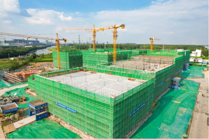 浦仪公路旁，竖起产业新地标